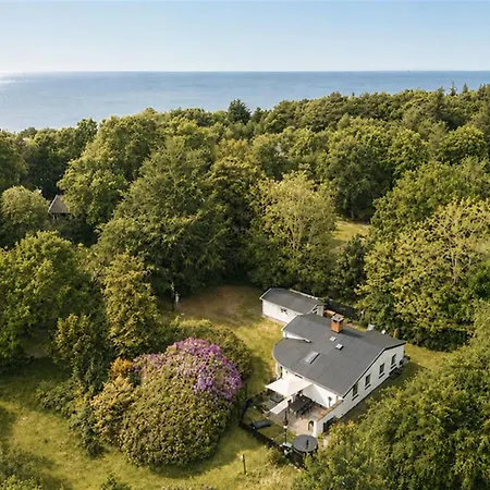 Bine - 300m From The Sea By Interhome